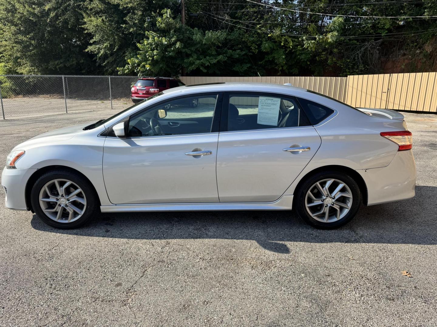 2013 SILVER Nissan Sentra S 6MT (3N1AB7AP4DL) with an 2.0L L4 DOHC 16V engine, 6-Speed Manual transmission, located at 307 West Marshall Avenue, Longview, TX, 75601, (903) 753-3091, 32.500828, -94.742577 - Photo#1
