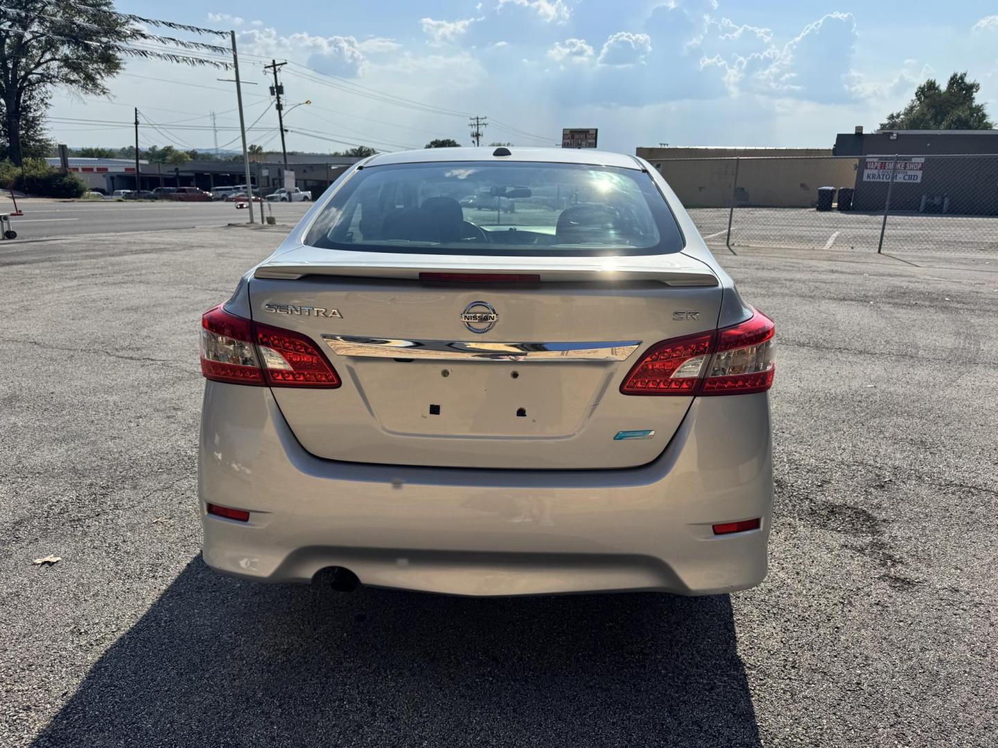 2013 SILVER Nissan Sentra S 6MT (3N1AB7AP4DL) with an 2.0L L4 DOHC 16V engine, 6-Speed Manual transmission, located at 307 West Marshall Avenue, Longview, TX, 75601, (903) 753-3091, 32.500828, -94.742577 - Photo#3