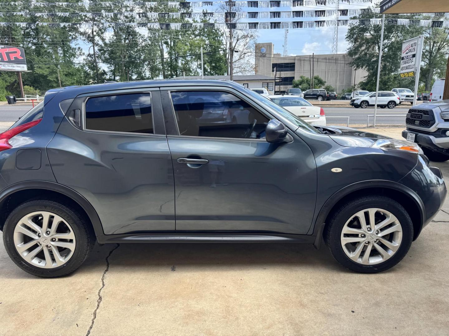 2014 BLUE Nissan Juke S FWD (JN8AF5MR6ET) with an 1.6L L4 DOHC 16V engine, Continuously Variable Transmission transmission, located at 307 West Marshall Avenue, Longview, TX, 75601, (903) 753-3091, 32.500828, -94.742577 - Photo#1