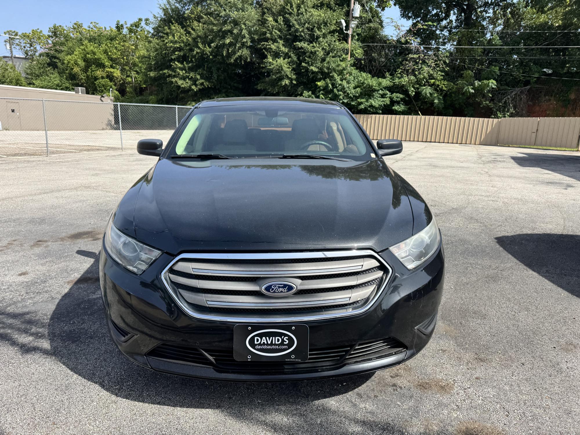 photo of 2014 Ford Taurus SE FWD