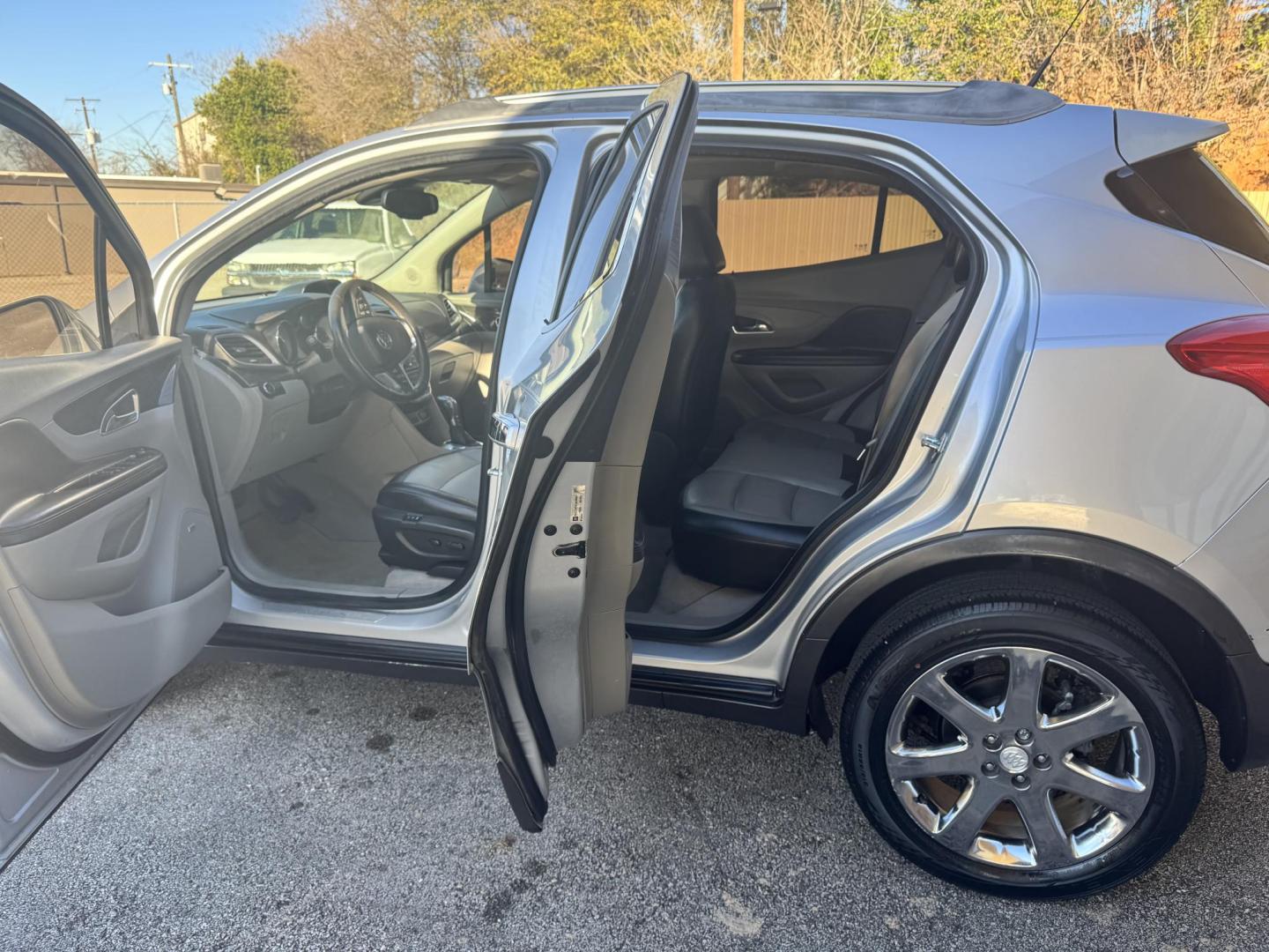 2014 SILVER Buick Encore Premium FWD (KL4CJDSBXEB) with an 1.4L L4 DOHC 16V TURBO engine, 6-Speed Automatic transmission, located at 307 West Marshall Avenue, Longview, TX, 75601, (903) 753-3091, 32.500828, -94.742577 - Photo#4