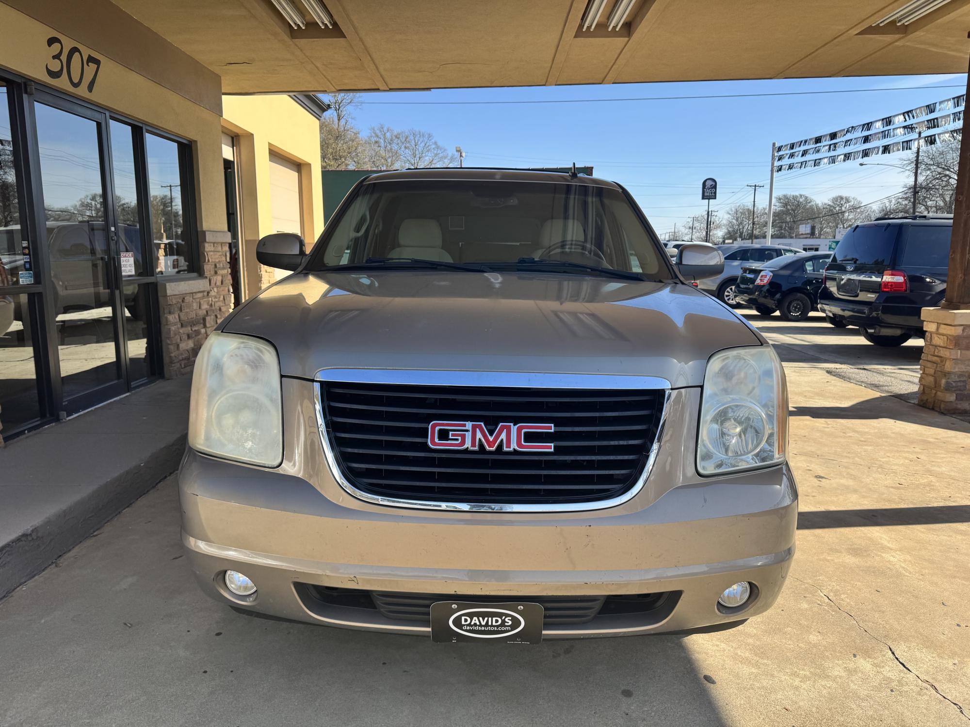 photo of 2007 GMC Yukon XL SLE-1 1/2 Ton 2WD