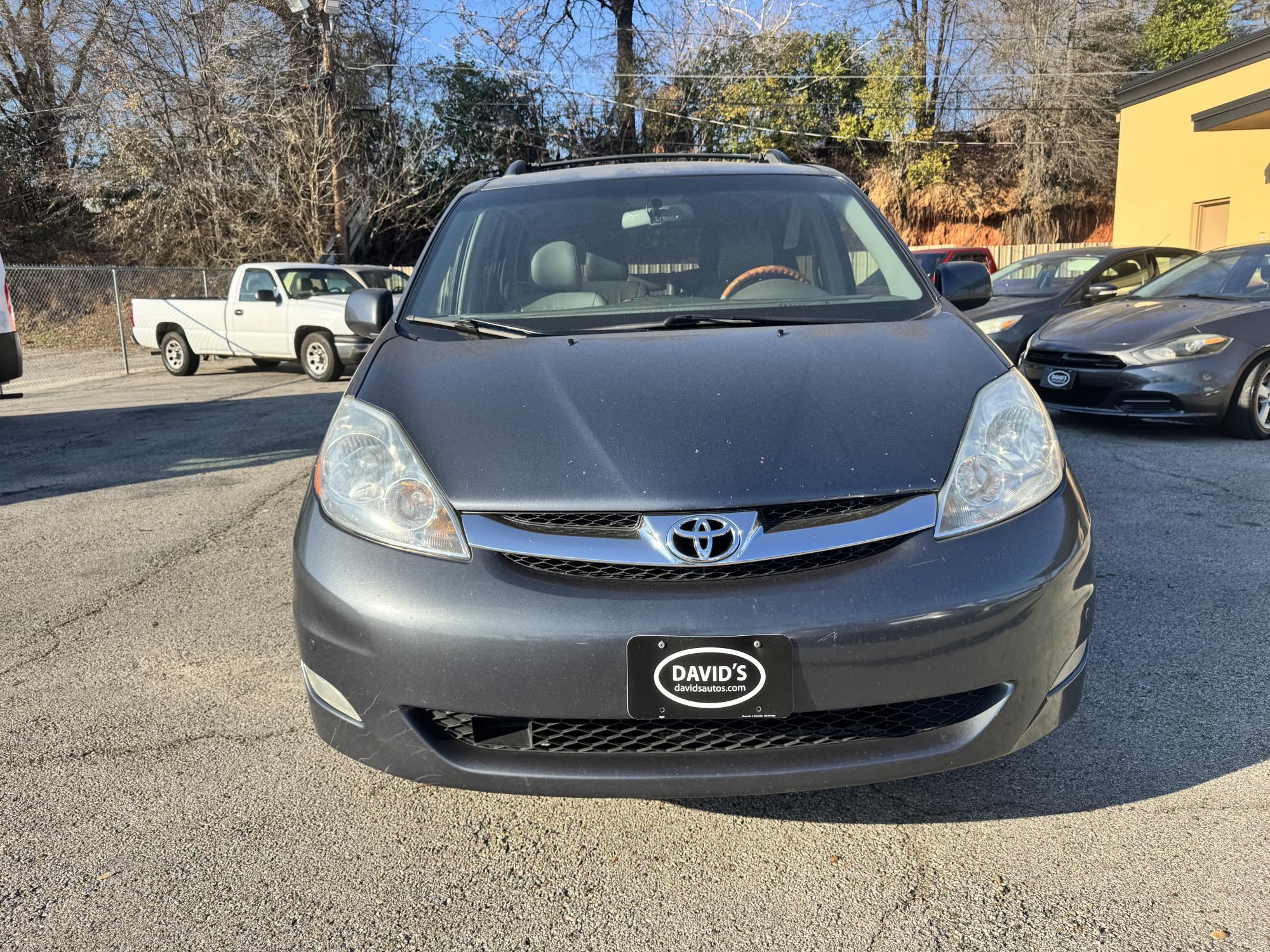 photo of 2009 Toyota Sienna XLE FWD