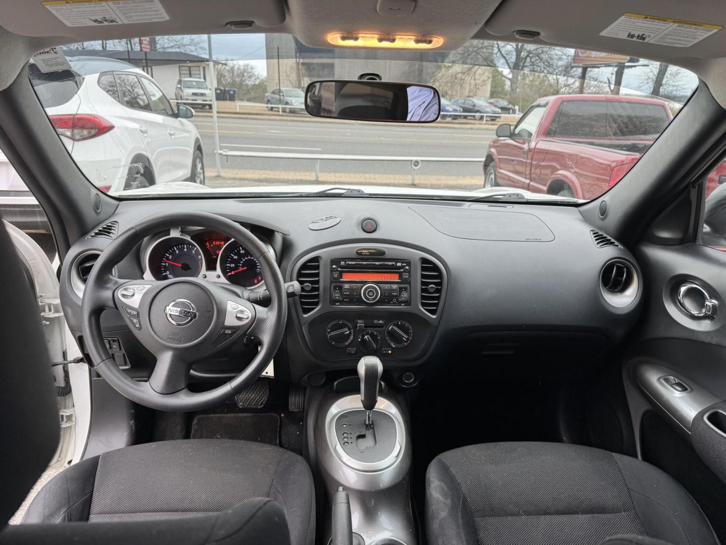 2013 WHITE Nissan Juke S FWD (JN8AF5MR5DT) with an 1.6L L4 DOHC 16V engine, Continuously Variable Transmission transmission, located at 307 West Marshall Avenue, Longview, TX, 75601, (903) 753-3091, 32.500828, -94.742577 - Photo#6