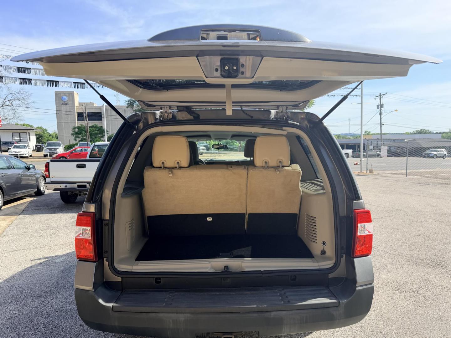 2014 GRAY Ford Expedition XL 2WD (1FMJU1F51EE) with an 5.4L V8 SOHC 16V FFV engine, 6-Speed Automatic transmission, located at 307 West Marshall Avenue, Longview, TX, 75601, (903) 753-3091, 32.500828, -94.742577 - Photo#4