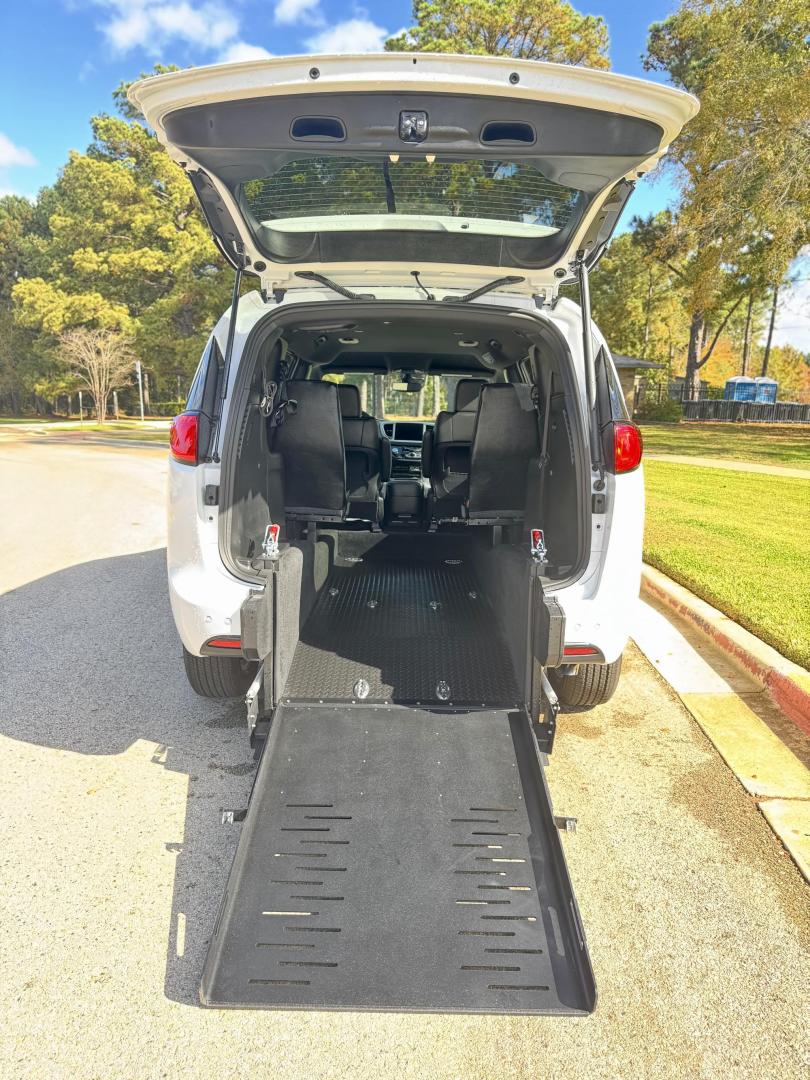 2025 WHITE /BLACK Chrysler Voyager LX (2C4RC1CG1SR) with an 3.6L V6 DOHC 24V engine, 9A transmission, located at 307 West Marshall Avenue, Longview, TX, 75601, (903) 753-3091, 32.500828, -94.742577 - FR CONVERSION REAR ENTRY HANDICAP MINIVAN WITH 1000# RAMP - Photo#3
