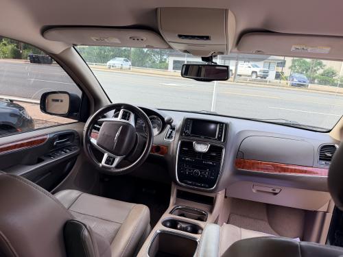 2014 Chrysler Town & Country Touring-L