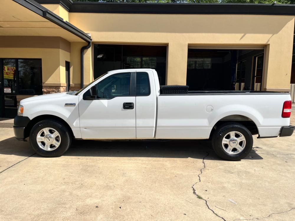 2008 White Ford F-150 STX 2WD (1FTRF12298K) with an 4.2L V6 OHV 12V engine, located at 307 West Marshall Avenue, Longview, TX, 75601, (903) 753-3091, 32.500828, -94.742577 - Photo #0