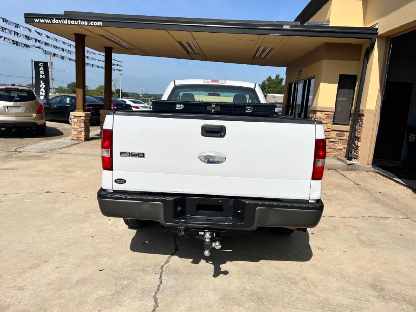 2008 White Ford F-150 STX 2WD (1FTRF12298K) with an 4.2L V6 OHV 12V engine, located at 307 West Marshall Avenue, Longview, TX, 75601, (903) 753-3091, 32.500828, -94.742577 - Photo #2